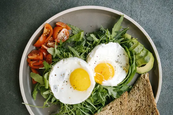 Desayuno saludable para romper el ayuno intermitente.