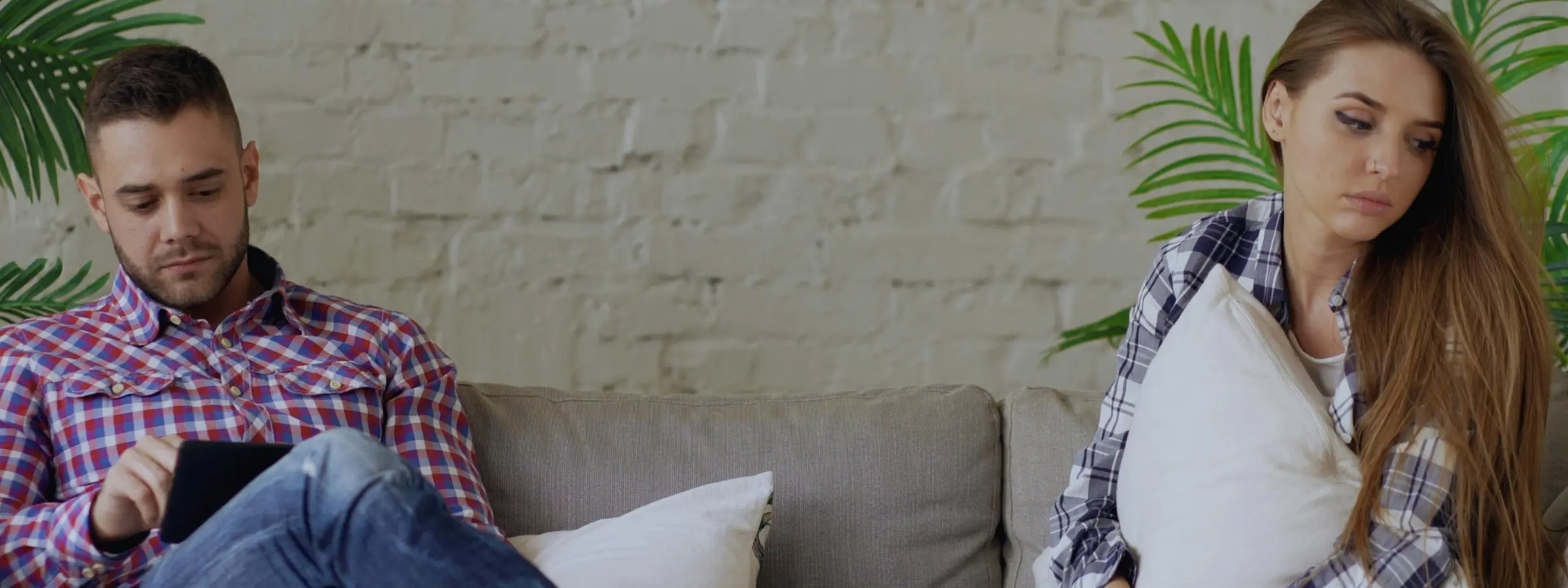 Desconexión emocional en pareja: ¿por qué sentimos que estamos juntos, pero lejos?