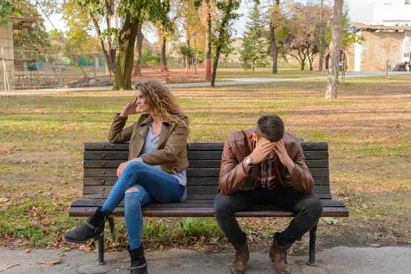 Pareja en tension por comportamiento narcisista