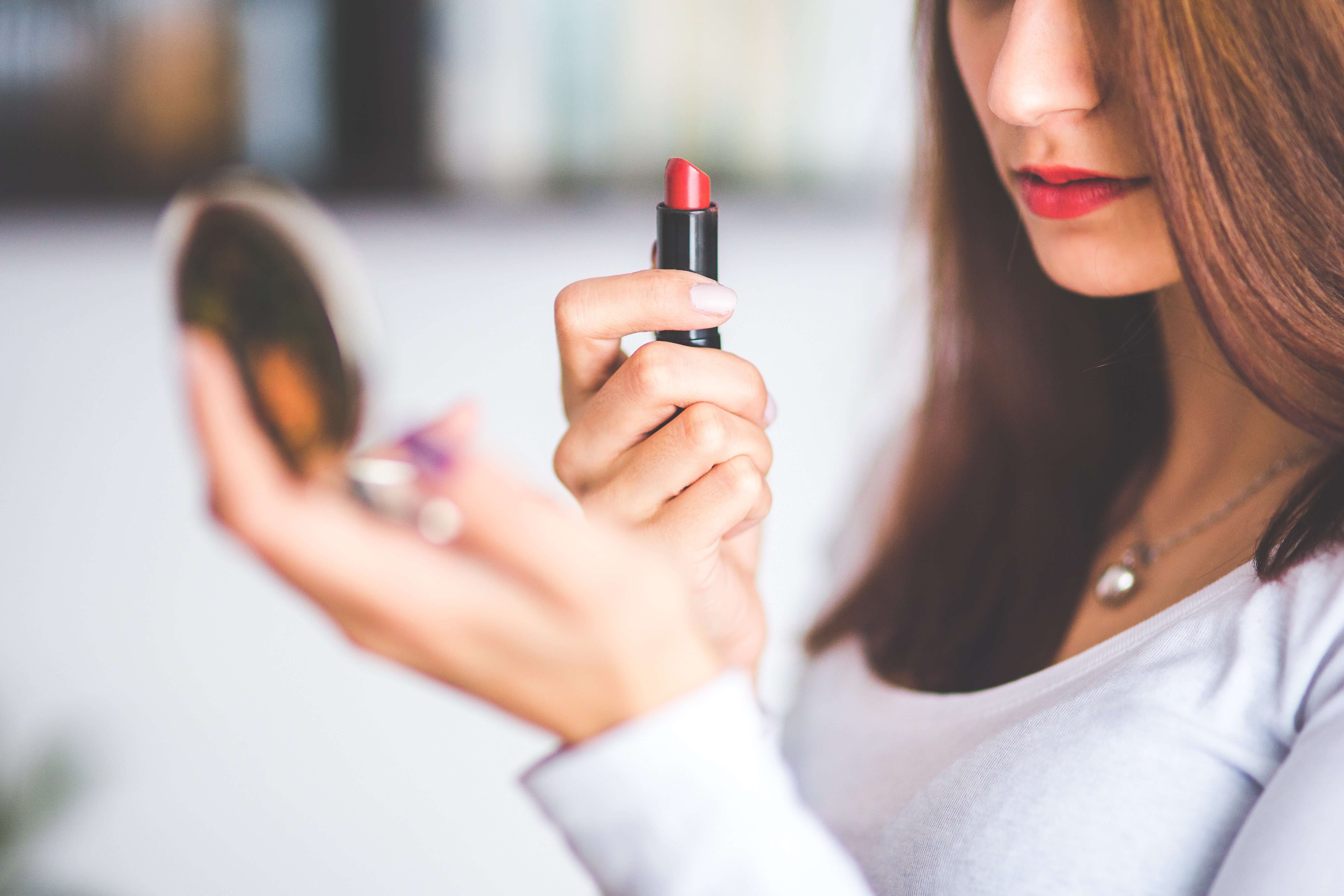 Aprendiendo a quererse a sí mismo: ¿qué es la Belleza Tóxica?